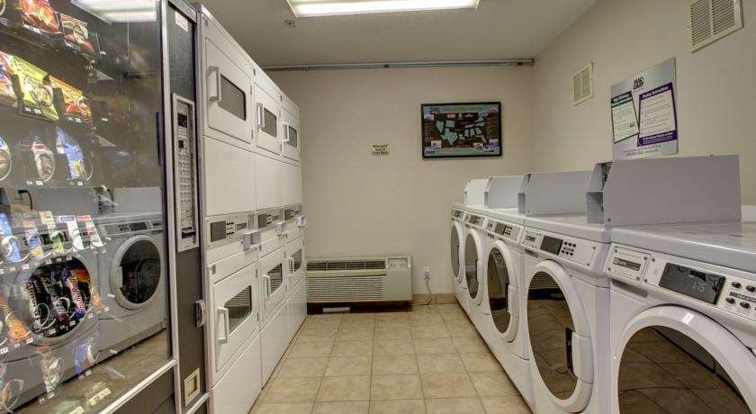 Intown Suites Extended Stay Greensboro Nc - Lanada Servizi foto