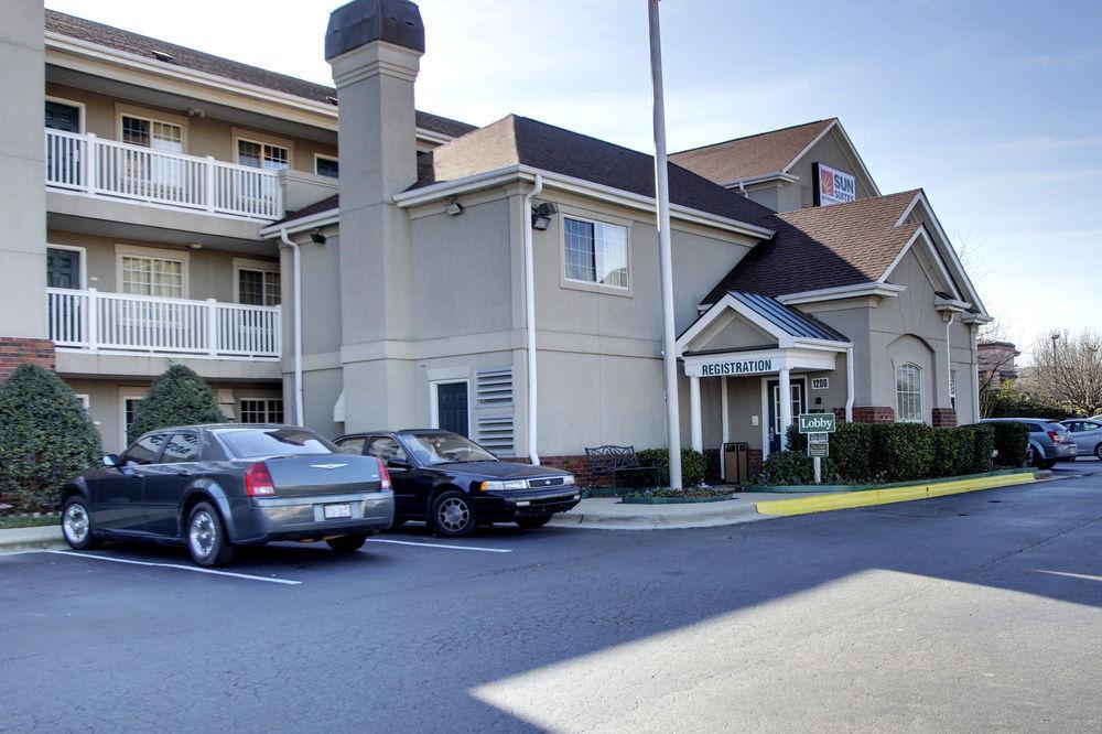 Intown Suites Extended Stay Greensboro Nc - Lanada Esterno foto